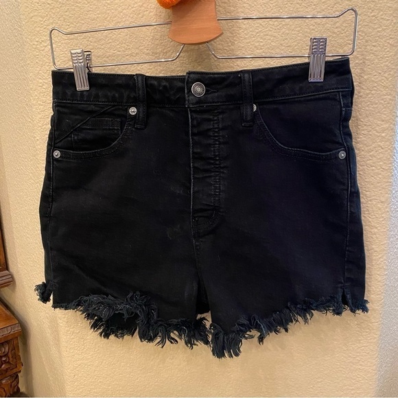 WE THE FREE Women Black Raw Hem Jean Shorts Size 26 - Picture 1 of 9